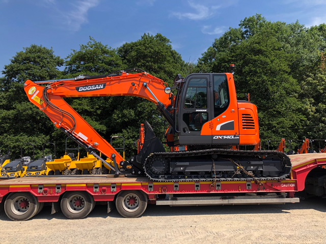 reduced tail swing doosan dx140lcr excavator