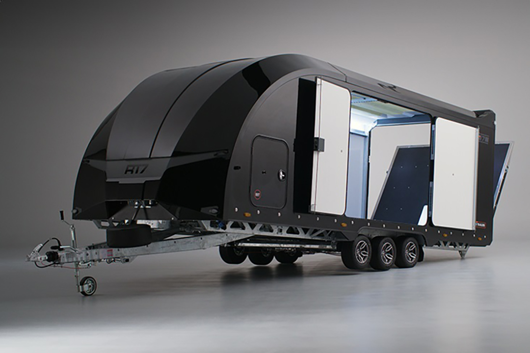 TRANSPORTER トランスポーター 7'2ft ROUGHLY CASE Unleash the Future: Brian James Trailers Race Transporter 7